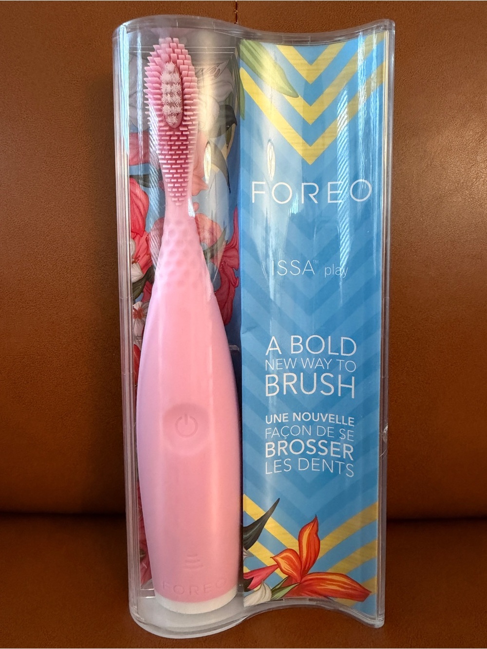 FOREO ISSA Play Silicone Electric Toothbrush - Pink. New and sealed